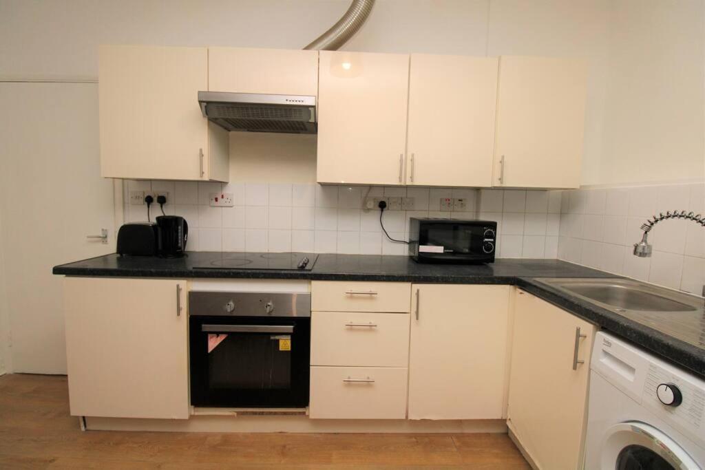Ideal 2 Bed Flat Close To City Leilighet London Eksteriør bilde