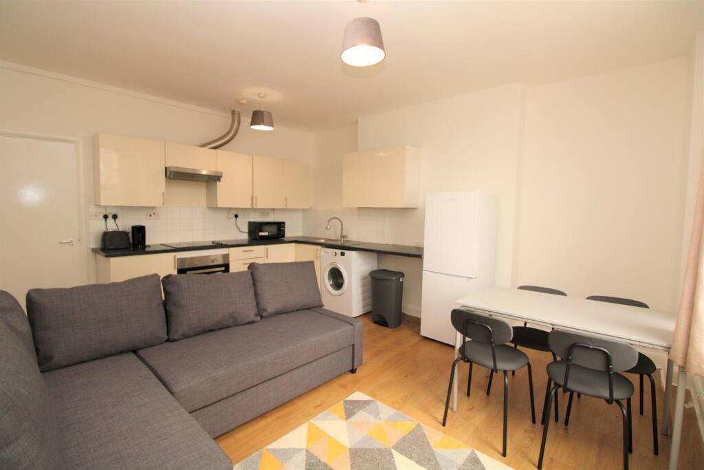 Ideal 2 Bed Flat Close To City Leilighet London Eksteriør bilde