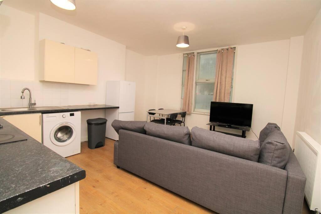 Ideal 2 Bed Flat Close To City Leilighet London Eksteriør bilde