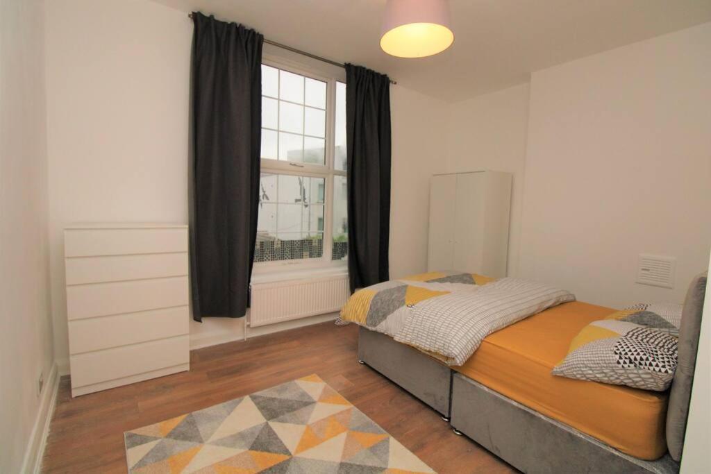 Ideal 2 Bed Flat Close To City Leilighet London Eksteriør bilde