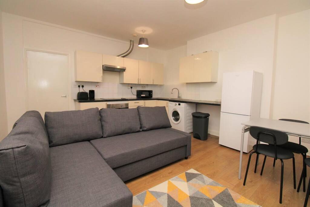 Ideal 2 Bed Flat Close To City Leilighet London Eksteriør bilde